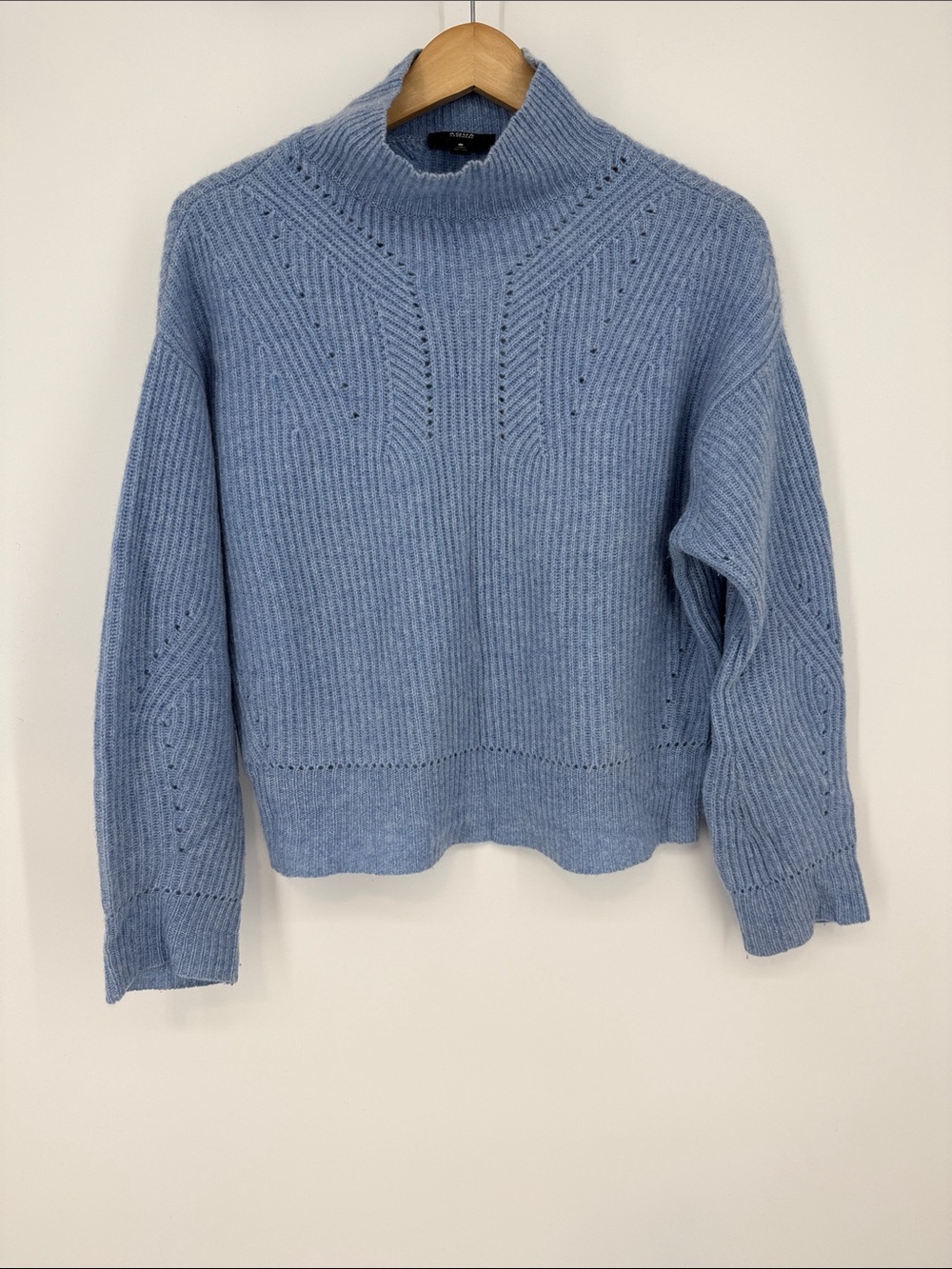 Aqua Cashmere Pale Blue Mock Neck Ribbed Sweater Size Medium